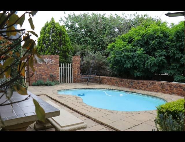 830M² BUSINESS FOR SALE IN HEIDELBERG CENTRAL